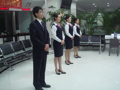 嘉弘傳媒 全方位專業服務，打造卓越禮儀模特演藝體驗